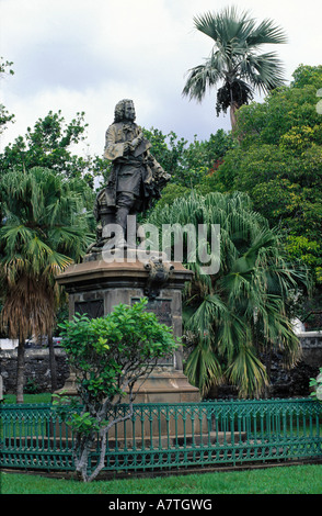 Mahe de la Bourdonnais statua nel parco, St-Denis, Isola di Reunion, Francia Foto Stock