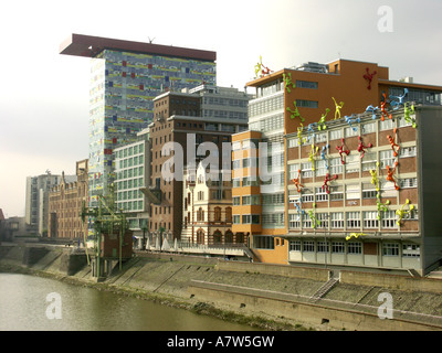 Edifici moderni a Reno nel quartiere Medienhafen, in Germania, in Renania settentrionale-Vestfalia, Duesseldorf Foto Stock
