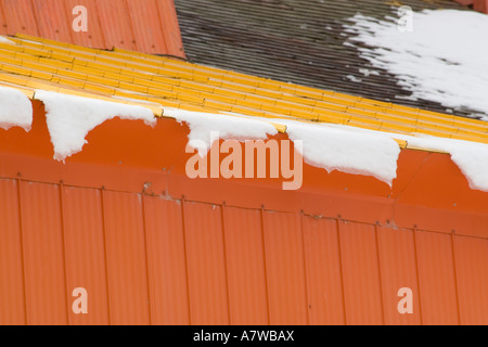 Neve su elevatore granella Nanton in Alberta Canada Foto Stock