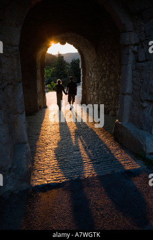 City Gate di Stanjel nella regione carsica della Slovenia Foto Stock