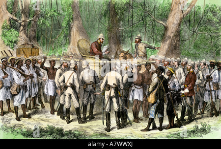 Ufficiale britannico Sir Garnet Wolseley ricevendo notizie durante la guerra degli Ashanti in Africa 1870s. Colorate a mano la xilografia Foto Stock