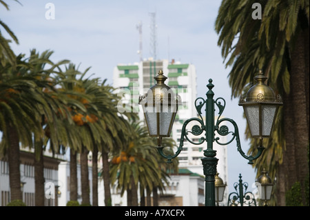 Il Marocco Rabat: Rabat Ville Nouvelle/New Town, Steetlamp, Avenue Mohammed V Foto Stock