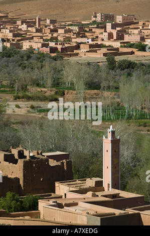 Il Marocco, Dades Valley, BOULMANE DU DADES: Vista Città Foto Stock