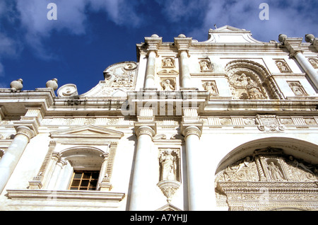 America centrale, Guatemala Antigua. Antigua cattedrale, chiesa coloniale Foto Stock