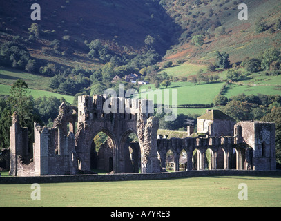 Rovine del Priorato di Llanthony Abbey nel Parco Nazionale di Brecon Beacons Montagna Nera Vale of Ewyas vicino a Offas Dyke Path & Abergavenny in Monmouthshire Foto Stock