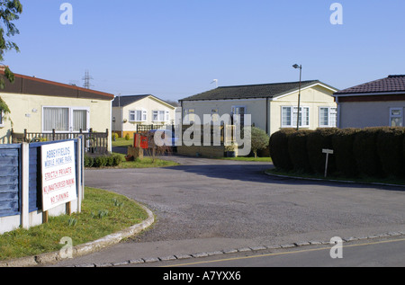 Ingresso di un prefabbricato home site a Chertsey Surrey UK Abbeyfields Mobile Home Park Foto Stock