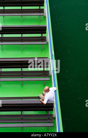 Piacere battello sul fiume Mosella nei pressi di Bernkastel Kues Renania Palatinato Germania Settembre 2006 Foto Stock