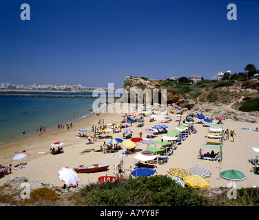 Praia do Pintadinho & Portimao in distanza Foto Stock