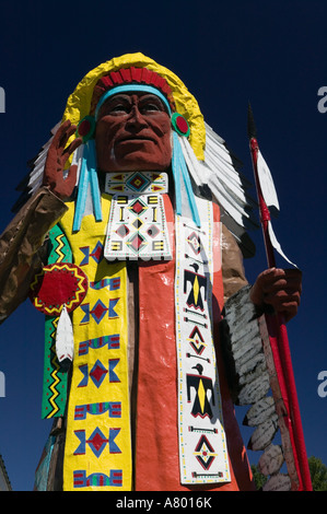 Stati Uniti d'America, Massachusetts, Mohawk Trail, CHARLEMONT: Berkshires: Grande statua indiano sulla Rt. 2 Foto Stock