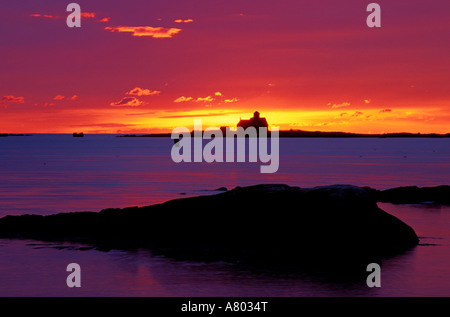 Sunrise. Riflessioni. Foce del fiume Piscataqua in novembre. New Castle, NH Foto Stock