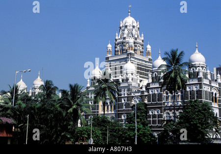 India, nello Stato del Maharashtra, Bombay (Mumbai), Churchgate stazione ferroviaria Foto Stock