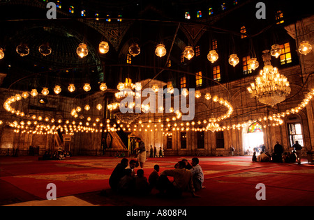 L'Egitto, al Cairo, Interno della moschea di Mohammed Ali (stile ottomano) nella parte superiore della cittadella Foto Stock