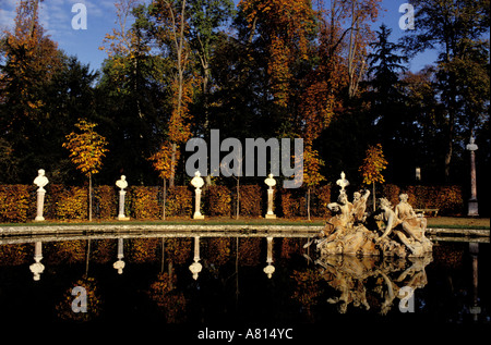 France, Yvelines, Versailles, Château de Versailles, gardens of trianon, autumn Foto Stock