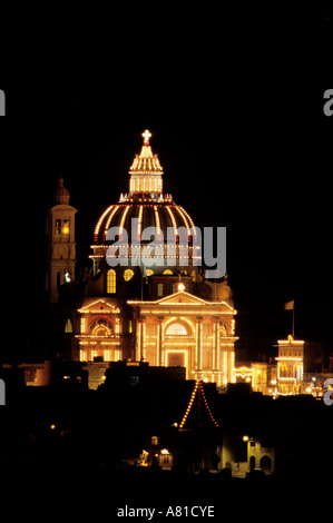 Malta e Gozo Island, le celebrazioni, la chiesa illuminata di Xewkija Foto Stock