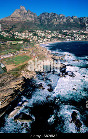 Sud Africa, Cape Peninsula, Camps Bay (Vista aerea) Foto Stock