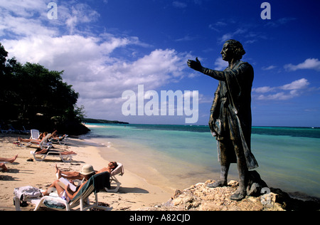 Cuba, Holguín, Christopher Columbus statua sulla spiaggia Guardalavaca Foto Stock