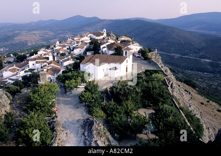Il Portogallo, Alto Alentejo, Marvao, medievale appollaiato villaggio Foto Stock