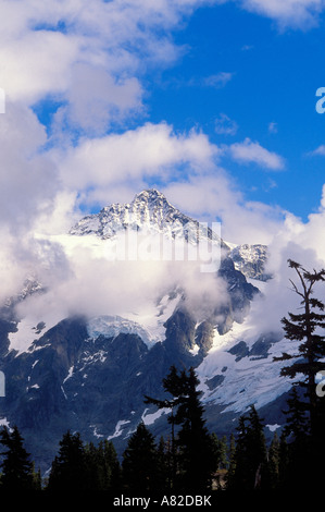 Cancellazione di tempesta su Mount Shuksan North Cascade Mountains Parco nazionaledi North Cascades Washington Foto Stock