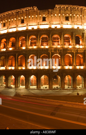 Colosseo, Roma di notte Foto Stock