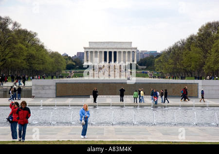 La Nazionale il Memoriale della Seconda Guerra Mondiale e la Lincolin Memorial in Washington D C Foto Stock