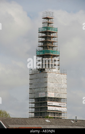 Il Leicester City chiesa sotto la guglia rivestita di riparazione nei ponteggi England Regno unito Gb Foto Stock