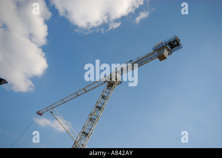 Gru a torre sulla Regina Alexander Ospedale sito in costruzione Foto Stock