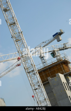 Gru a torre sulla Regina Alexander Ospedale sito in costruzione Foto Stock