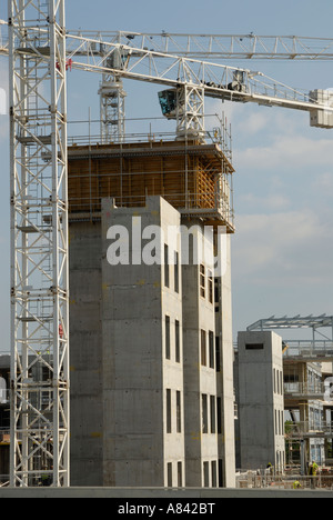 Gru a torre sulla Regina Alexander Ospedale sito in costruzione Foto Stock