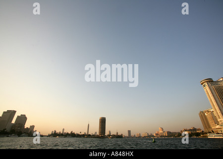 Ampio angolo di visione del Nilo in Egitto. Foto Stock