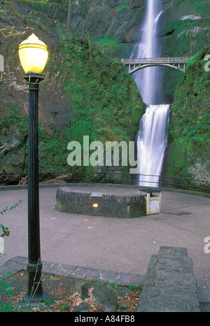 Cascate Multnomah e ponte Columbia River Gorge Portland Oregon Foto Stock