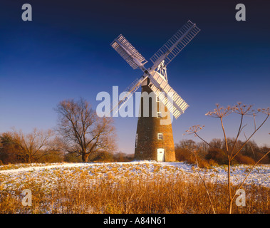 Billingford mulino in inverno Norfolk England Regno Unito Foto Stock