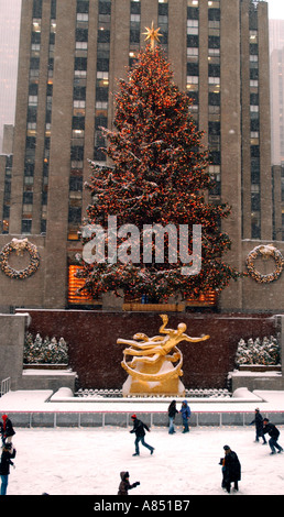 Rockefeller Center di neve a Natale Foto Stock