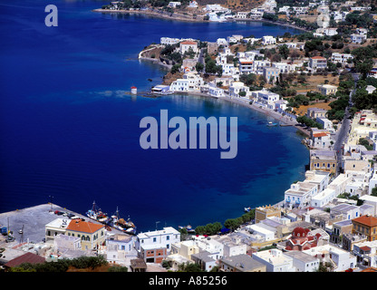 Vista di Agia Marina da Platanos Foto Stock