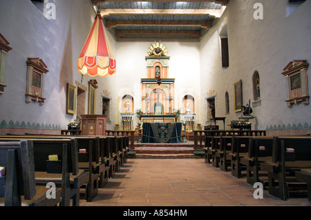 Vedute della cappella interna presso la missione di Basilica di San Diego de Alcala vicino a San Diego California USA Foto Stock