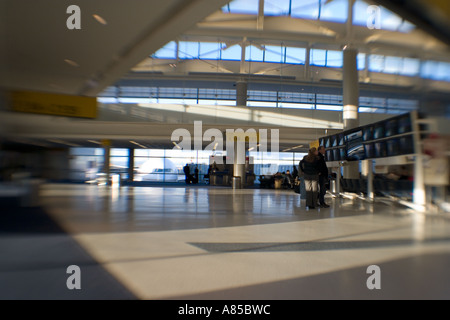 Distorte immagini sfocate in Newark NJ Liberty Airport Foto Stock