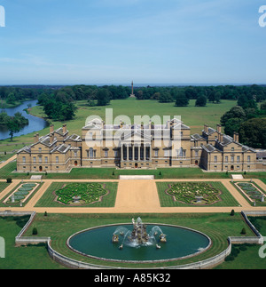 Holkham Hall e giardini formali UK home di Earl di Leicester vista aerea Foto Stock