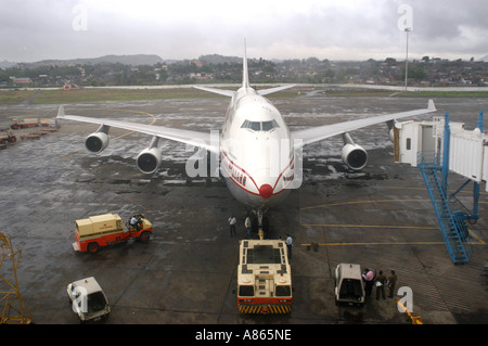 Il traino di Air India Boeing 747 aereo mumbai india Foto Stock