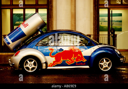 Volkswagon maggiolone pubblicità RED BULL bevanda Foto Stock