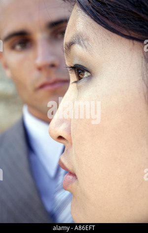 Vista di una donna in stato d'animo contemplativo. Foto Stock