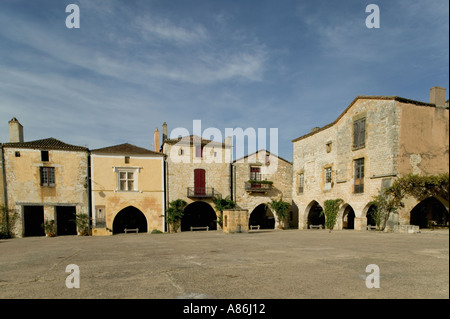 Place des Corniers Montpazier dordogne périgord Francia La bastide o città fortificata Foto Stock