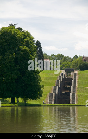 Canal de Briare e serrature antiche iniziata nel 1605 sotto Henri IV Rogny les Sept Ecluses Yonne (89), Borgogna Francia Foto Stock