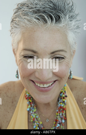 Close-up di donna matura sorridente Foto Stock