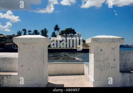 Colonial fort sul Monte Serrat Salvador Brasile Foto Stock