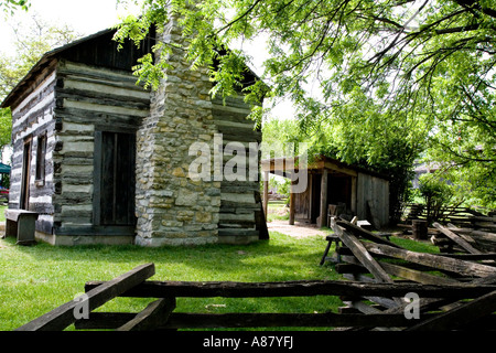 Insediamento naper log cabin e legno recinzione a zig-zag Illinois Foto Stock