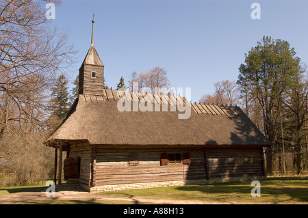 Vecchia chiesa di legno a Rocca al Mare Estonian Open Air Museum Tallinn Estonia Foto Stock