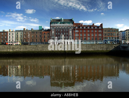 The Clarence Hotel in Dublin possedute da U2 membri della band Bono e il bordo Foto Stock
