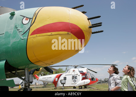 Alabama Mobile County,Mobile,USS Alabama Battleship Memorial Park,esposizione militare,promozione,vendita prodotti display,B 25,aereo da caccia Foto Stock