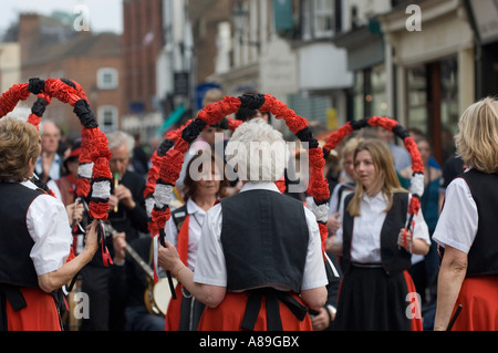 Morris balli presso il Rochester annuale Festival spazia, Kent,Inghilterra Foto Stock