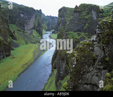 Gola detta Fjathrargljufur, vicino Kirkjubaejarklaustur, Islanda Foto Stock