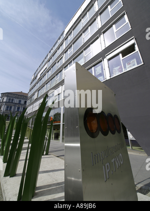 Vienna, ufficio moderno edificio, impuls center IP.Due, Lerchenfelder Guertel 43, architetto team PKK3 Foto Stock